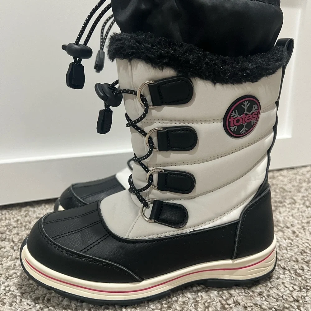 Totes Kids Black and White Snow Boots Size 1